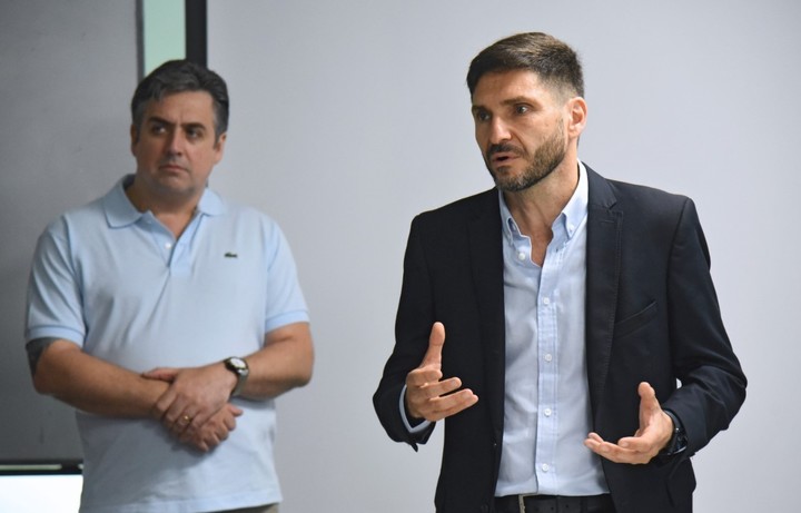 Maximiliano Pullaro mantuvo este martes reuniones sobre el ámbito de seguridad junto a distintos funcionarios y autoridades policiales. Foto: Gobierno Santa Fe.