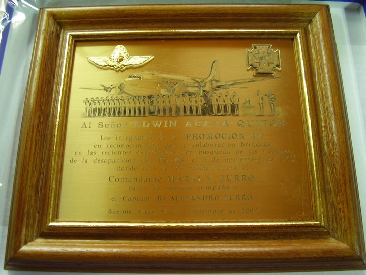 Placa de la Fuerza Aérea Argentina hecha por Pontoriero. Foto Hugo Pontoriero blog