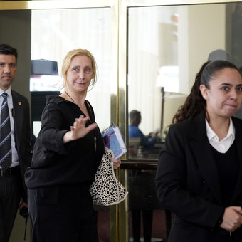 ¿Más bajas para Milei antes de asumir? Las normas vigentes impedirían que designe a Karina Milei y Rodolfo Barra