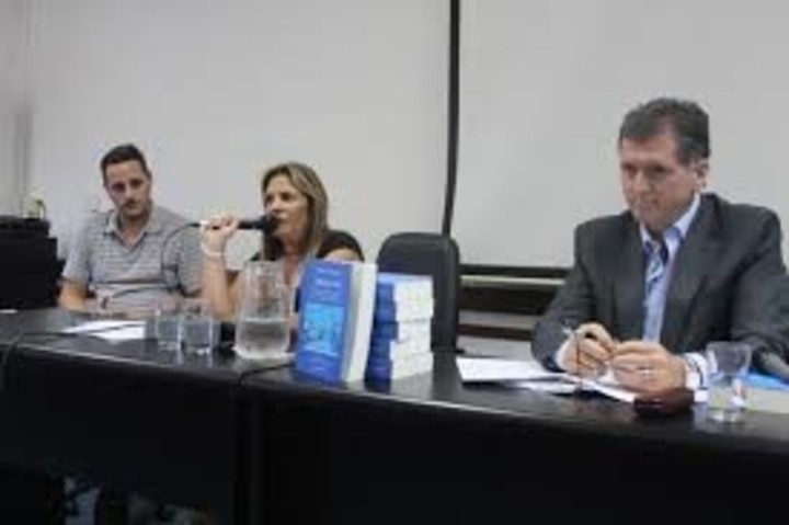 Constitucionalista Felix Lonigro (derecha) en un evento académico.