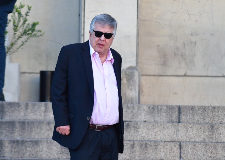 Carlos Stornelli saliendo de tribunales Comodoro Py. Foto Marcelo Carroll.