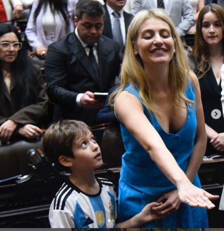 Daiana Fernandez Molero jura como diputada de la Nación.