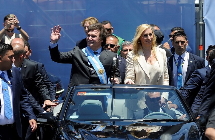 El presidente Javier Milei junto a su hermana Karina. Foto Xinhua/Javier González Toledo.