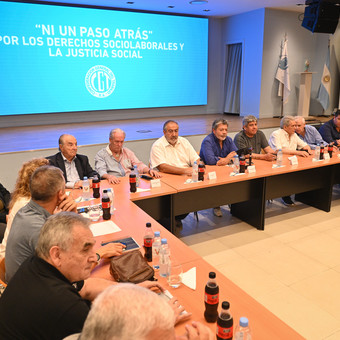 "No nos vamos a quedar de brazos cruzados": fuerte advertencia de la CGT tras las medidas del gobierno de Milei