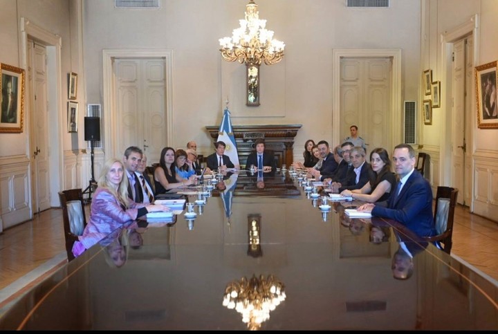Milei encabezó la primera reunión de Gabinete.