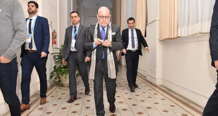 El ex canciller Jorge Faurie está a cargo del operativo de traspaso de Mando con otros diplomáticos de la Cancillería  Foto tomada de El Litoral
