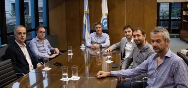 Ignacio Lamothe y el resto de los jefes del Consejo Federal de Inversiones. El Secretario General del organismo y los demás directivos ganan entre 5 y 7 millones de pesos por mes.