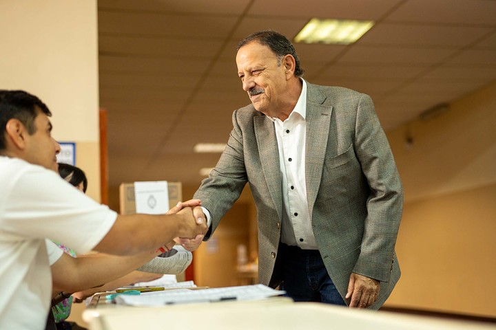 Ricardo Quintela cuestionó a Javier Milei y le reclamó 9 mil millones de pesos. 