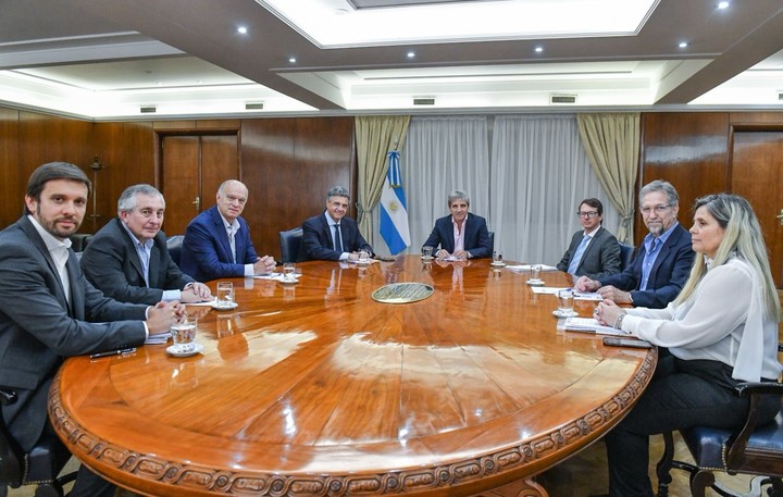 La reunión de esta tarde en Economía, con los equipos de ambos gobiernos.